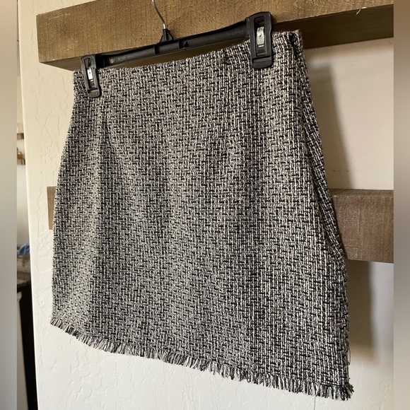 MINK PINK| Gray Tweed Mini Skirt with Intentional Frayed Raw Hem—Revolve••• - Picture 3 of 8